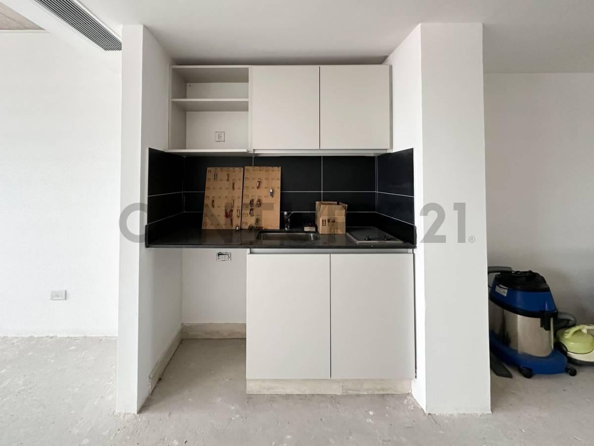 Foto de VENTA DEPTO U OFICINA A ESTRENAR CON 3 COCHERAS., imagen 2