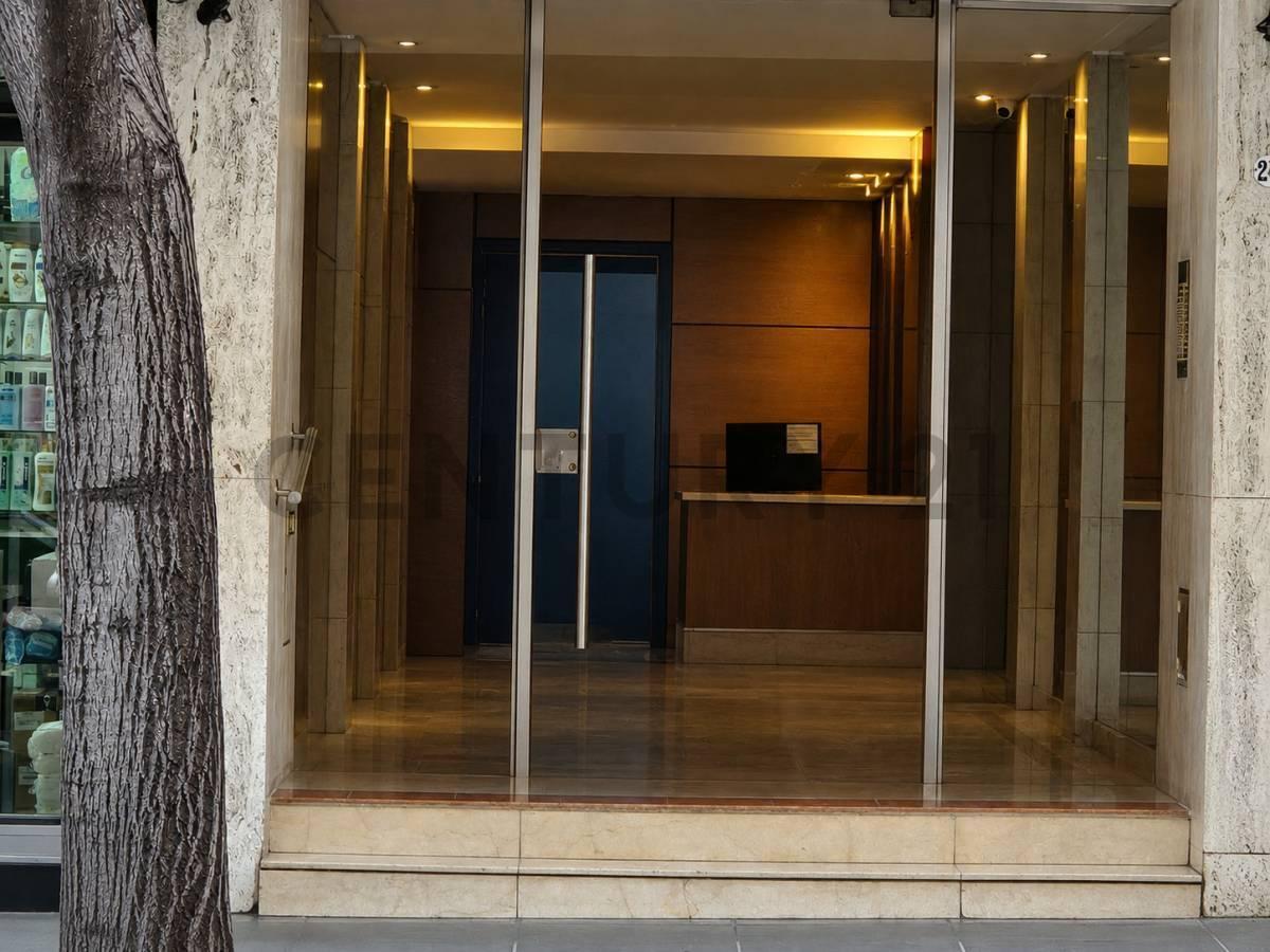 Foto de VENTA COCHERA EN BELGRANO FIJA CUBIERTA EN PLANTA BAJA MUY CÓMODA, imagen 1