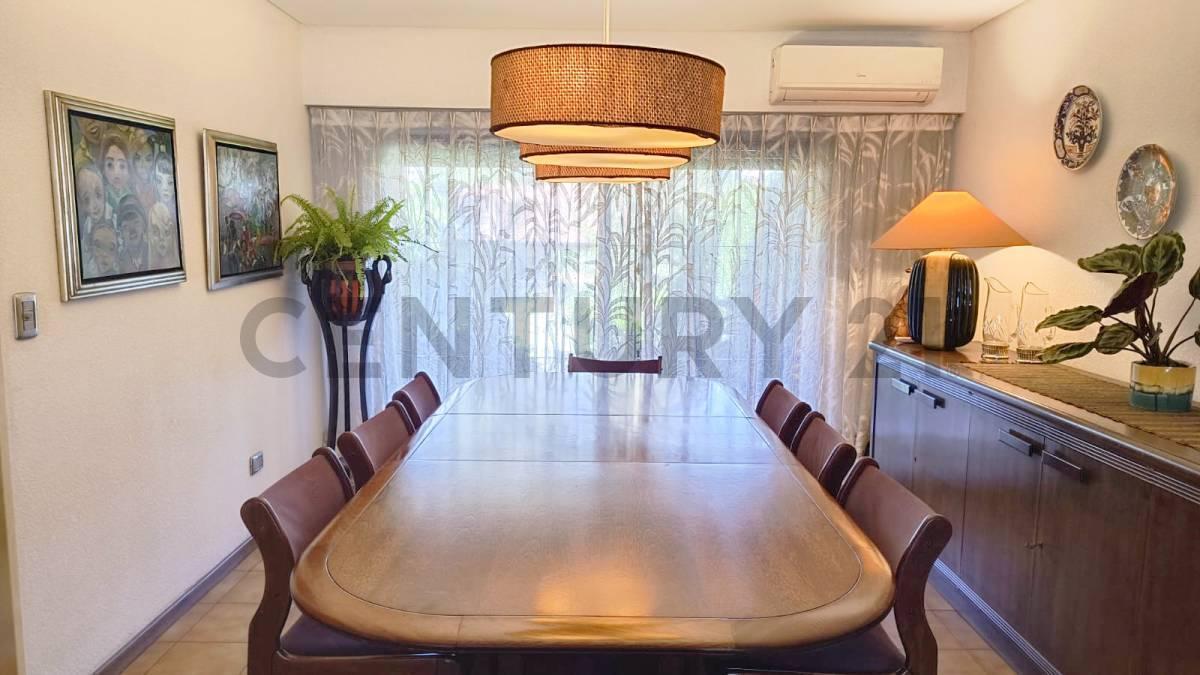 Foto de Exclusiva Casa de 4 Plantas con Jardín, Quincho y Pileta, imagen 5