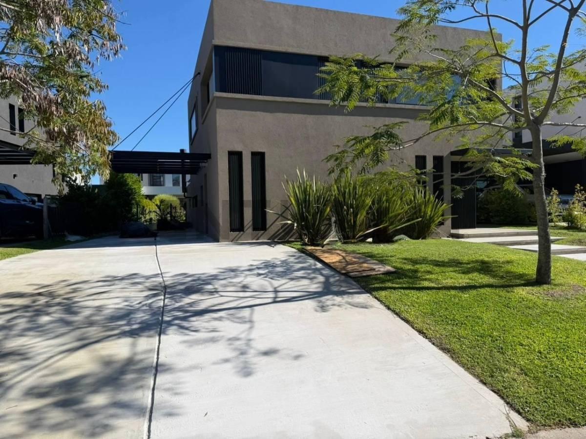 Foto de CASA EN VENTA EN LOS CASTAÑOS 4 AMB DEP Y PISCINA., imagen 4