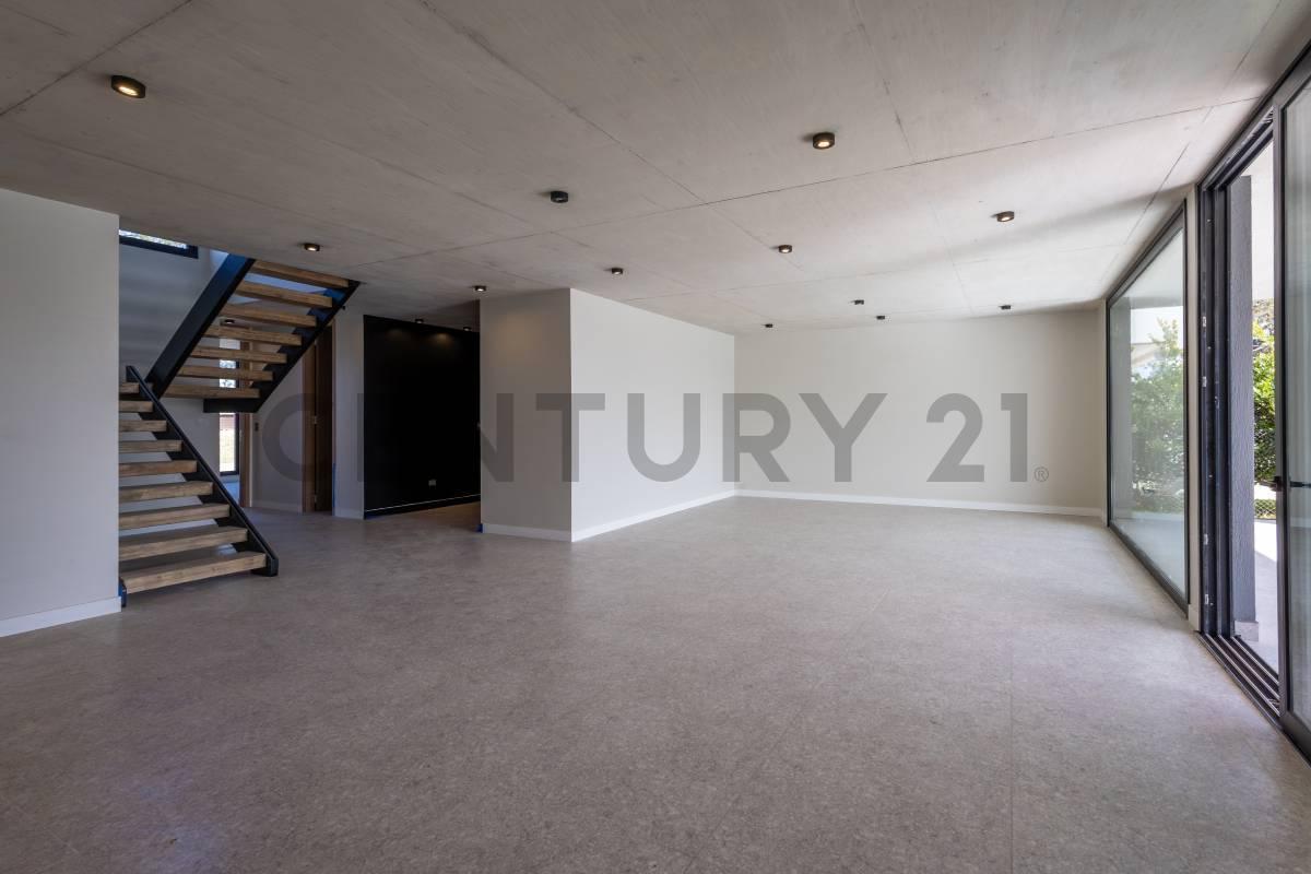 Foto de VENTA IMPONENTE CASA 5 DORMITORIOS AL LAGO EN LAGUNA, imagen 5