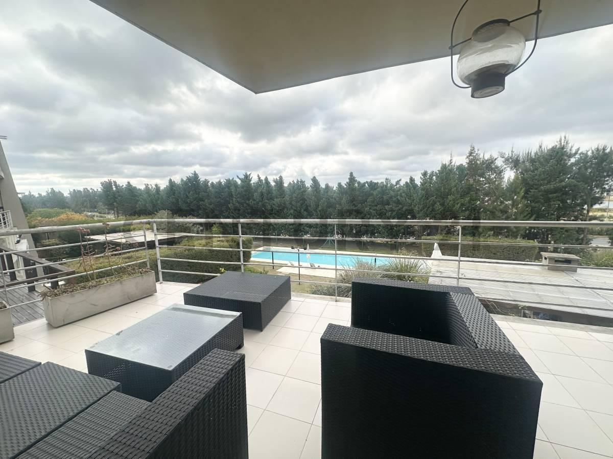Foto de VENTA DOS AMBIENTES AMOBLADO CON PARRILLA, COCHERA Y BAULERA, imagen 3
