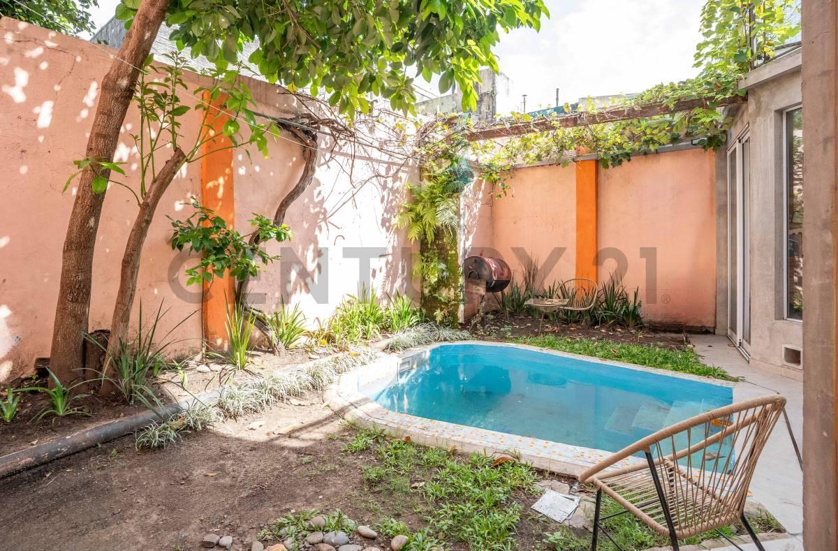Foto de VENTA PH 4 AMBIENTES RECICLADO C/JARDIN, PILETA CLIMATIZADA, PATIO, imagen 2