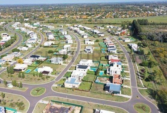 Foto de Oportunidad de Inversión: Lote en Barrio Santa Emilia – Pilar del Este., imagen 4