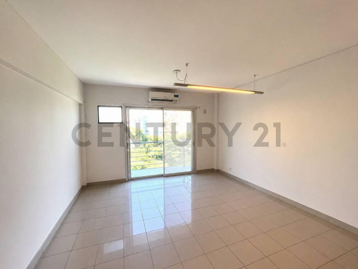 Foto de VENTA MONOAMBIENTE CON COCHERA, MUY LUMINOSO, DESOCUPADO, imagen 1