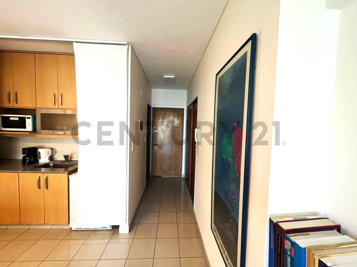 Foto de VENTA MONOAMBIENTE CON COCHERA, MUY LUMINOSO, DESOCUPADO, imagen 3