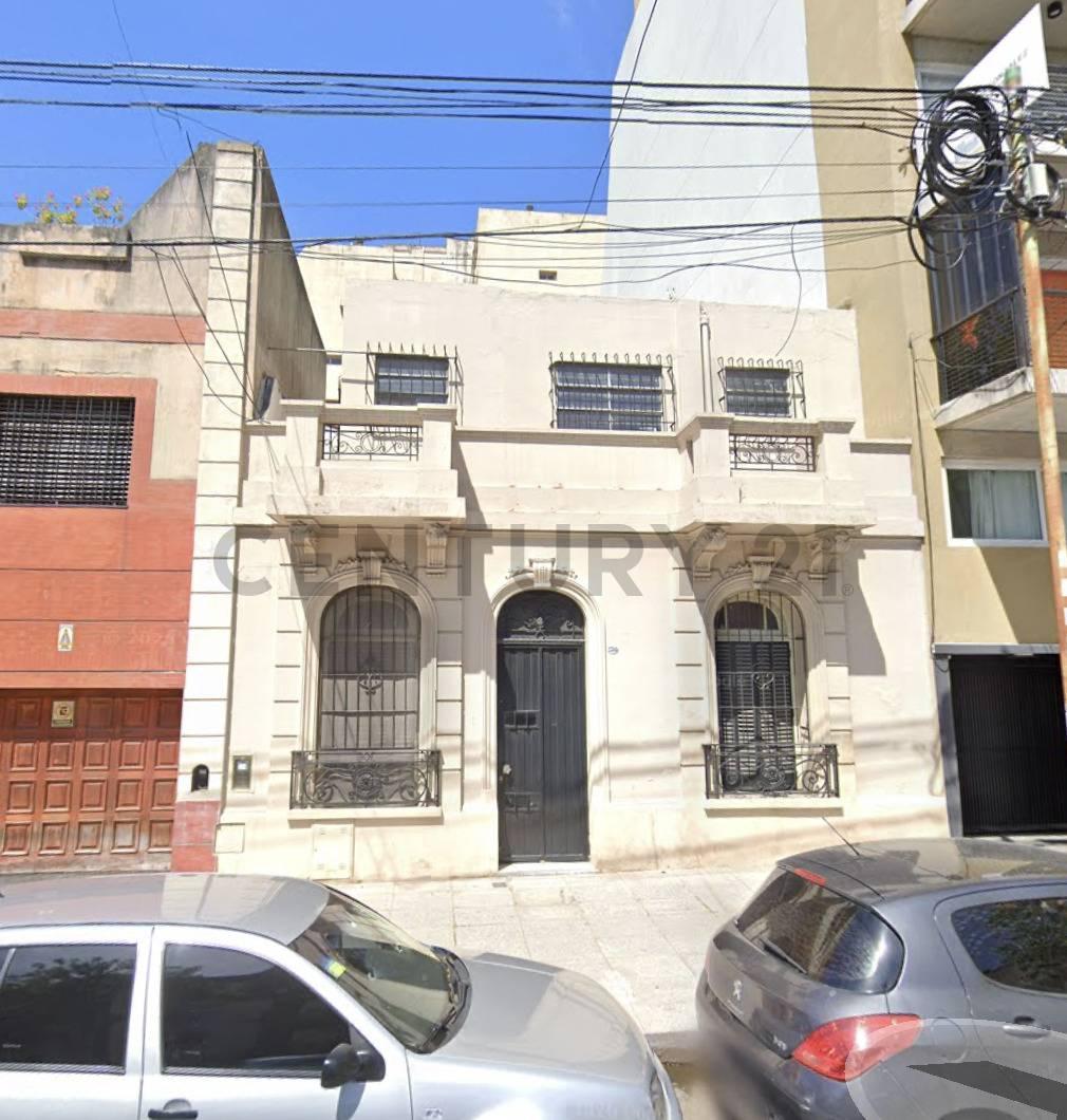 Foto de VENTA CASA DE EPOCA, PARA RECICLAR, CON GRAN POTENCIAL. PATERNAL |, imagen 1