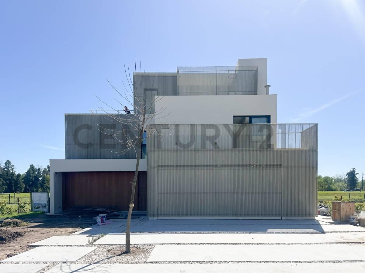 Foto de VENTA CASA A ESTRENAR , ORIENTACION NORTE EN EL YACHT., imagen 1