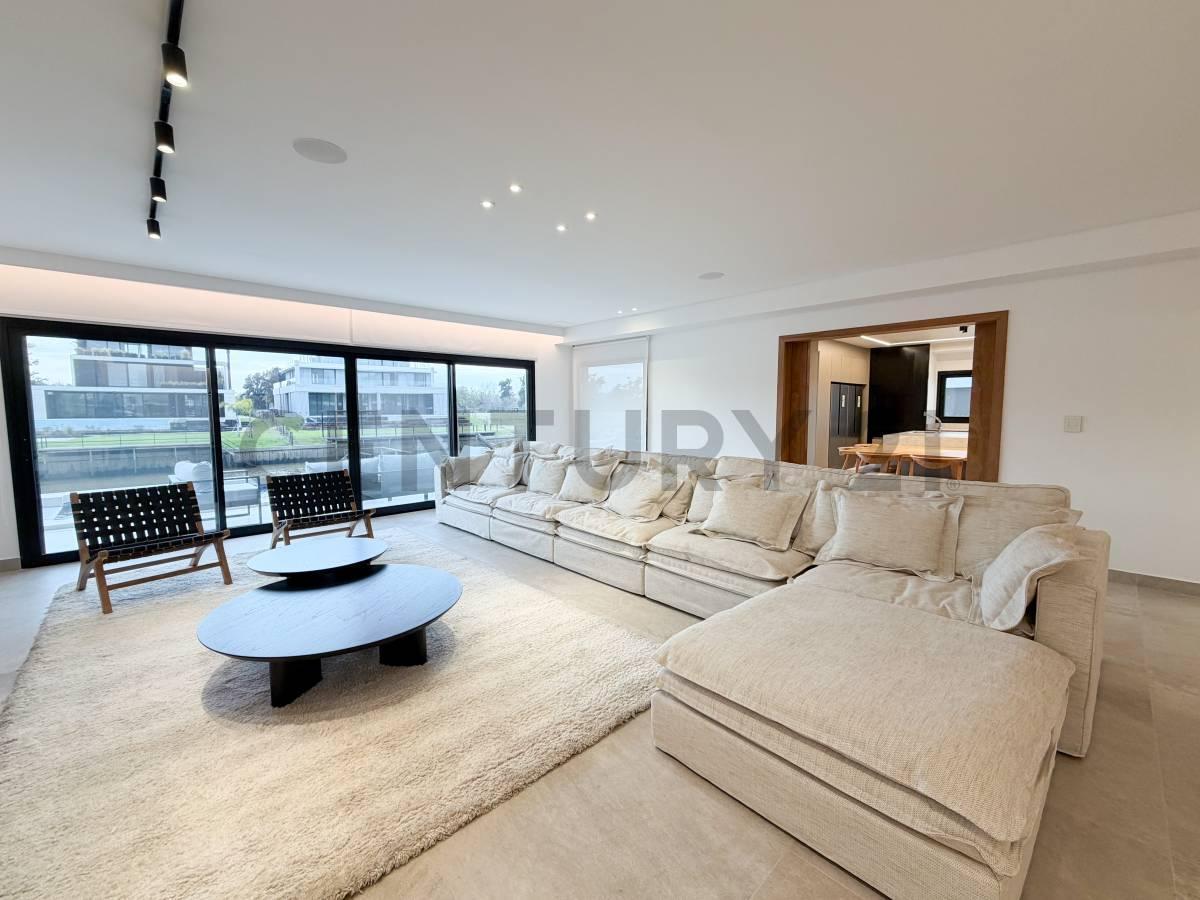Foto de VENTA CASA A ESTRENAR , ORIENTACION NORTE EN EL YACHT., imagen 2