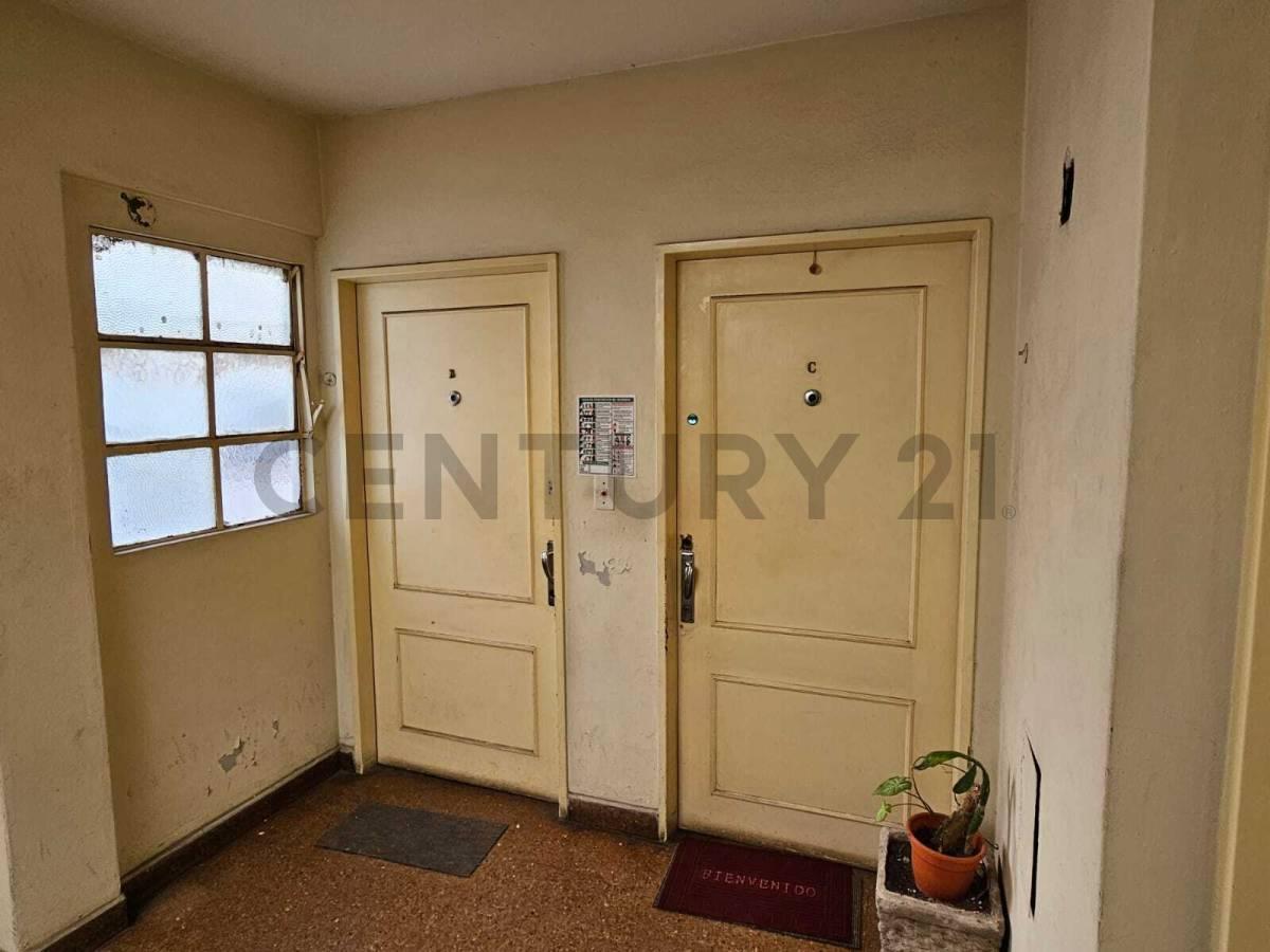 Foto de Venta Departamento 2 Ambientes Excelente Ubicación Belgrano R Lateral, imagen 1