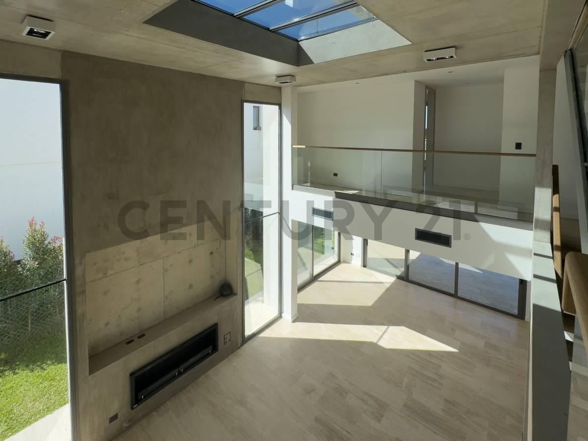 Foto de Casa de Diseño Vanguardista a Estrenar con Vista a la Laguna en Virazón, imagen 3