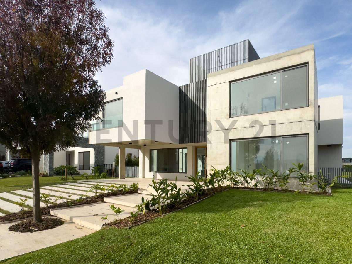 Foto de Casa de Diseño Vanguardista a Estrenar con Vista a la Laguna en Virazón, imagen 1