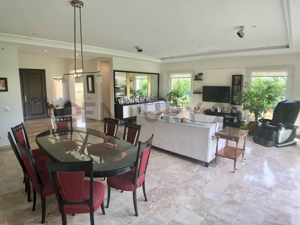 Foto de Imponente casa en venta en Los Lagos Nordelta Lote interno, imagen 4