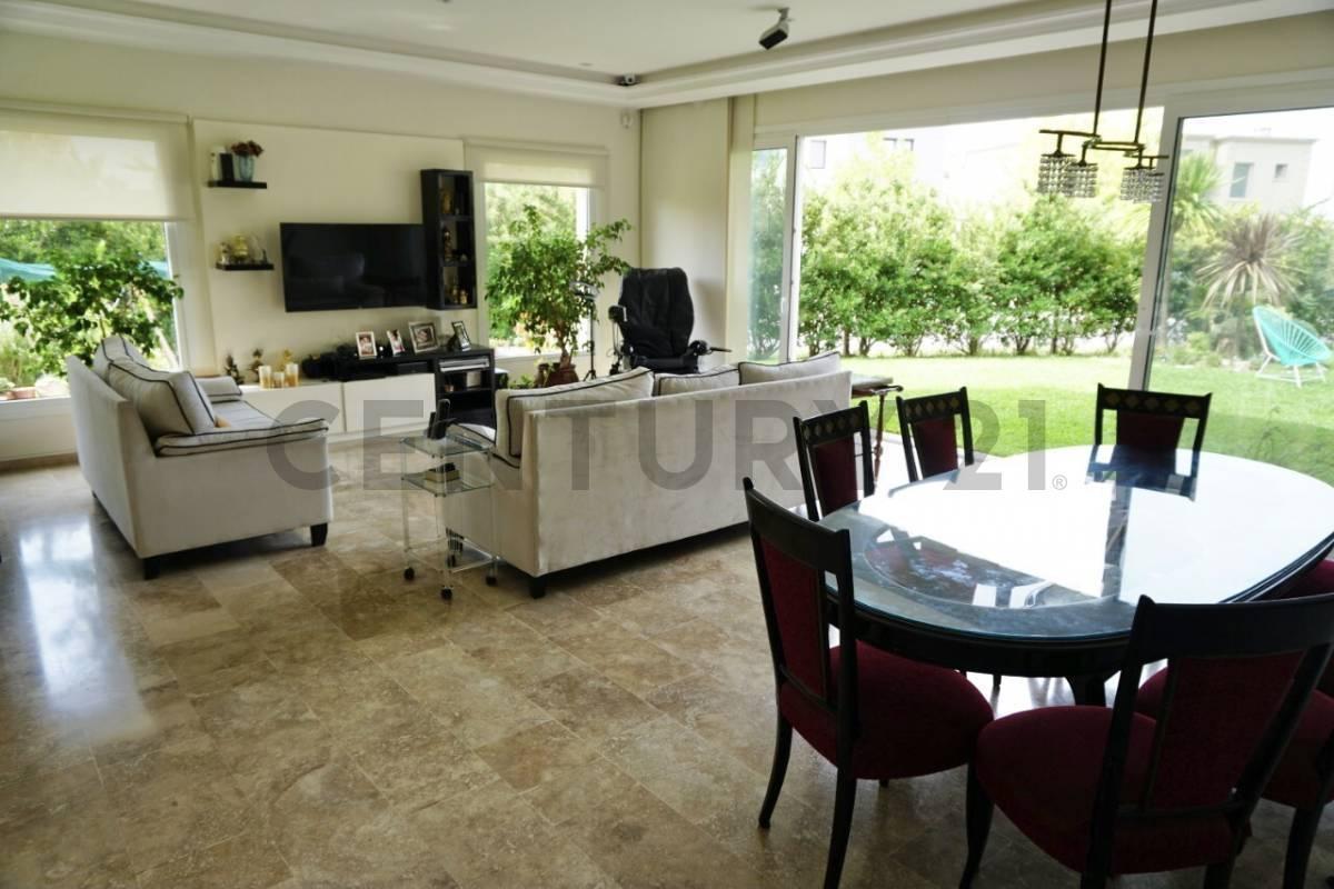 Foto de Imponente casa en venta en Los Lagos Nordelta Lote interno, imagen 3