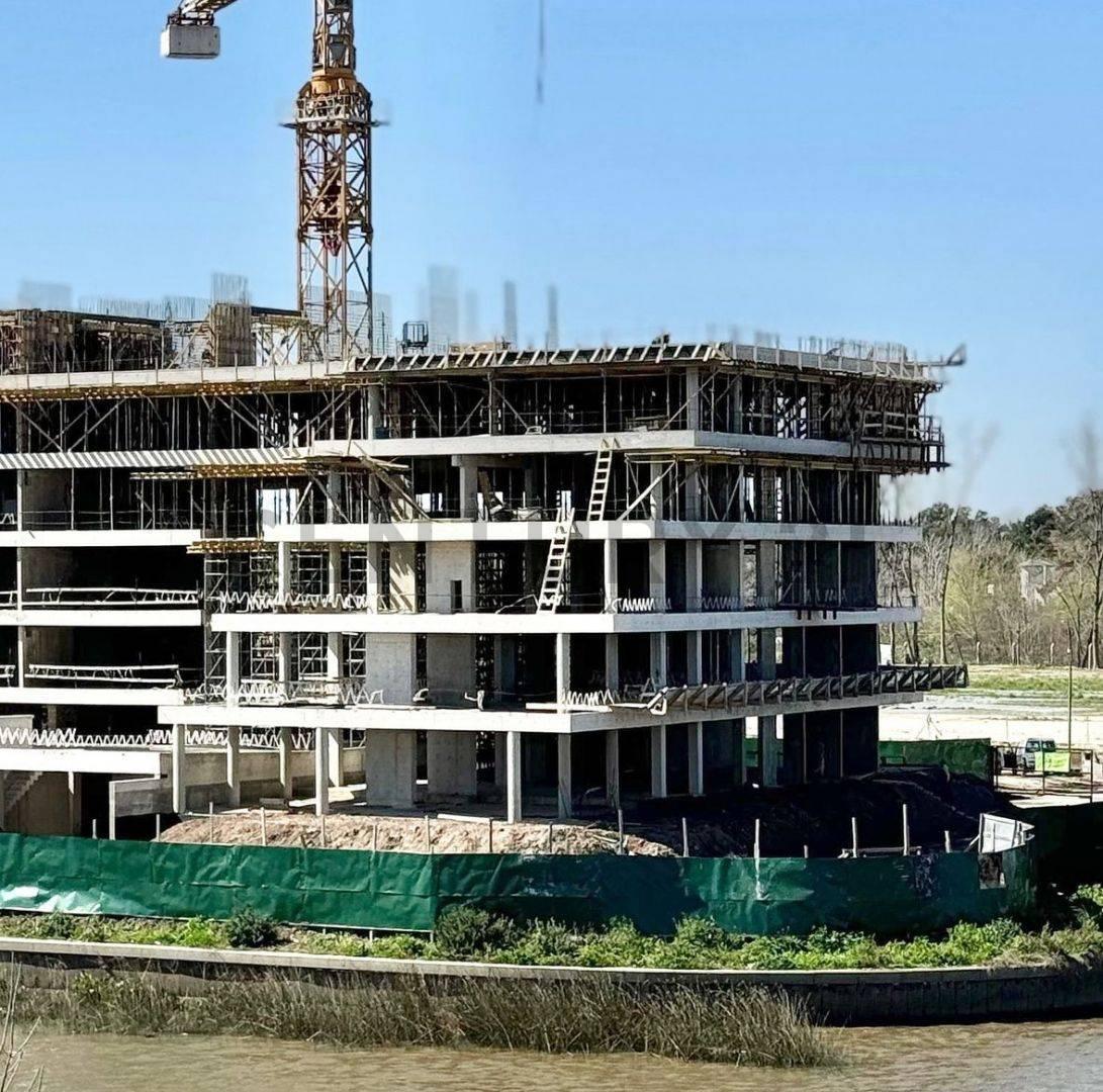 Foto de Departamento con tres dormitorios en suite, y enorme balcón con, imagen 4