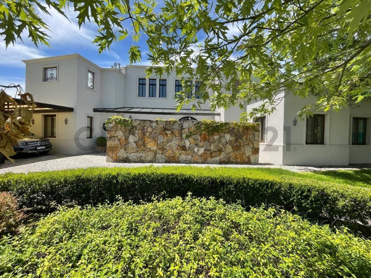 Foto de Casa a la laguna con 6 dormitorios en venta en Santa Catalina, imagen 4
