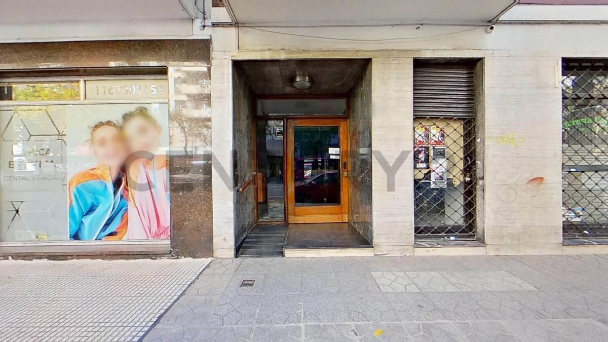 Foto de VENTA DEPARTAMENTO 3 DORMITORIOS Y 2 BAÑOS COMPLETOS EN PALERMO CON, imagen 2