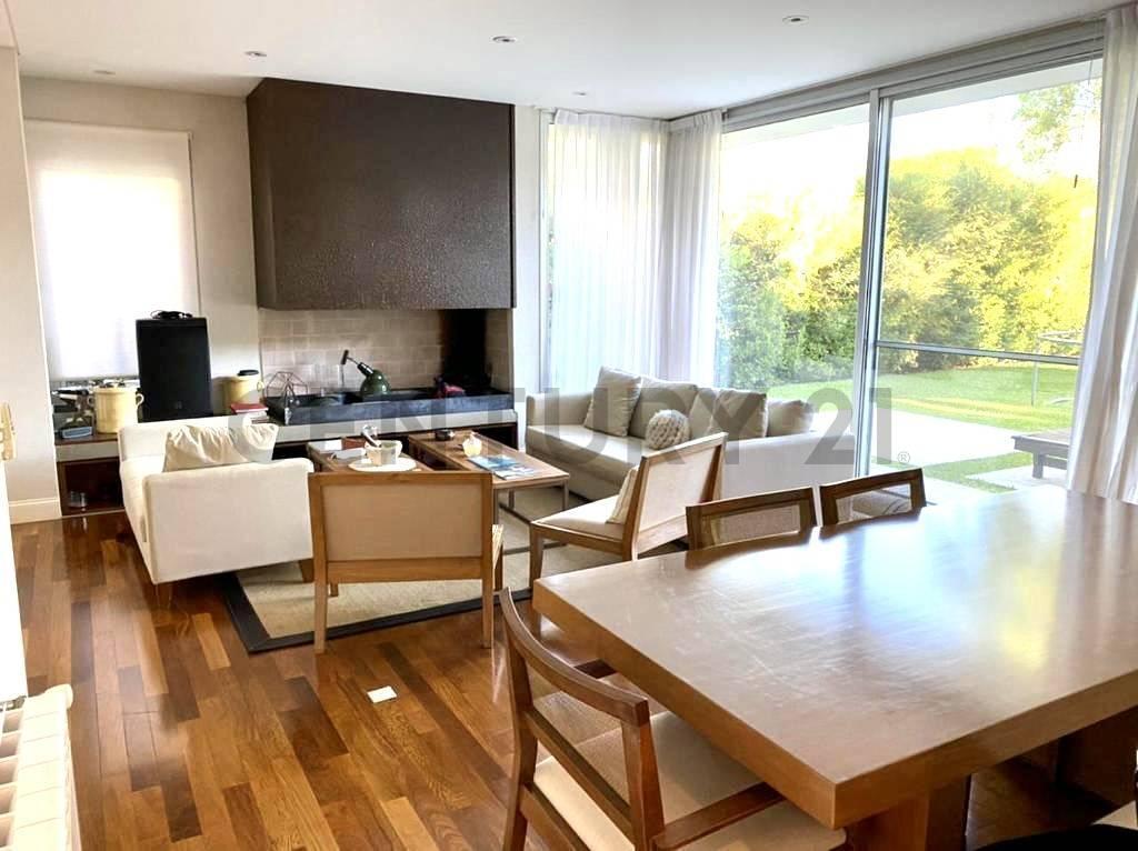 Foto de IMPECABLE CASA EN VENTA LOTE INTERNO, imagen 3