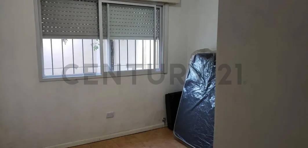 Foto de VENTA PH 4 AMB + DPTO 3 AMB PARQUE Y QUINCHO 2 COCHERAS BANFIELD., imagen 2