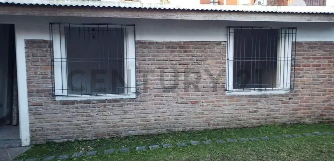 Foto de VENTA PH 4 AMB + DPTO 3 AMB PARQUE Y QUINCHO 2 COCHERAS BANFIELD., imagen 4