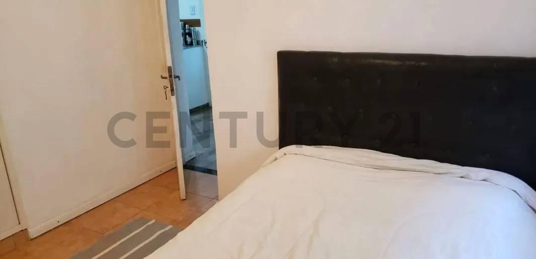 Foto de VENTA PH 4 AMB + DPTO 3 AMB PARQUE Y QUINCHO 2 COCHERAS BANFIELD., imagen 5