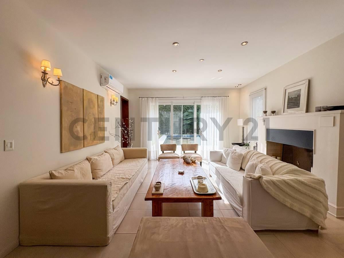 Foto de Casa muy luminosa de 3 dormitorios y escritorio o 4to dormitorio, imagen 2