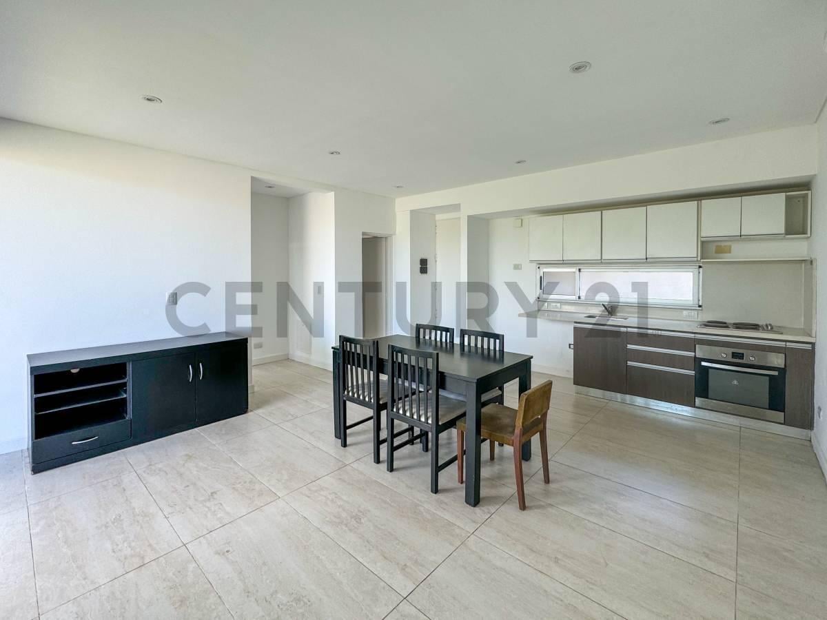 Foto de Alquiler Departamento 2 ambientes con Jardín Propio, imagen 5
