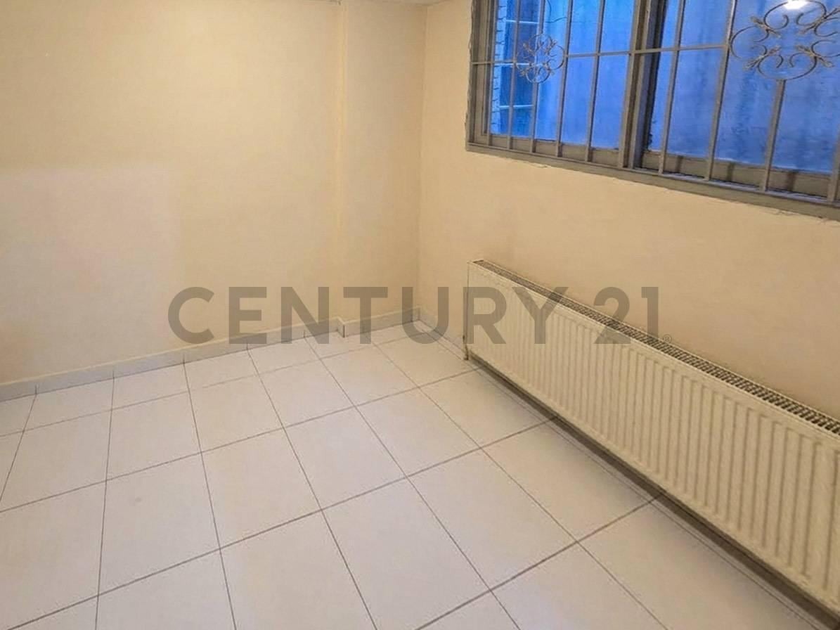 Foto de Venta Casa Caballito Norte cochera DOBLE, Parilla y Patio con jardín, imagen 4
