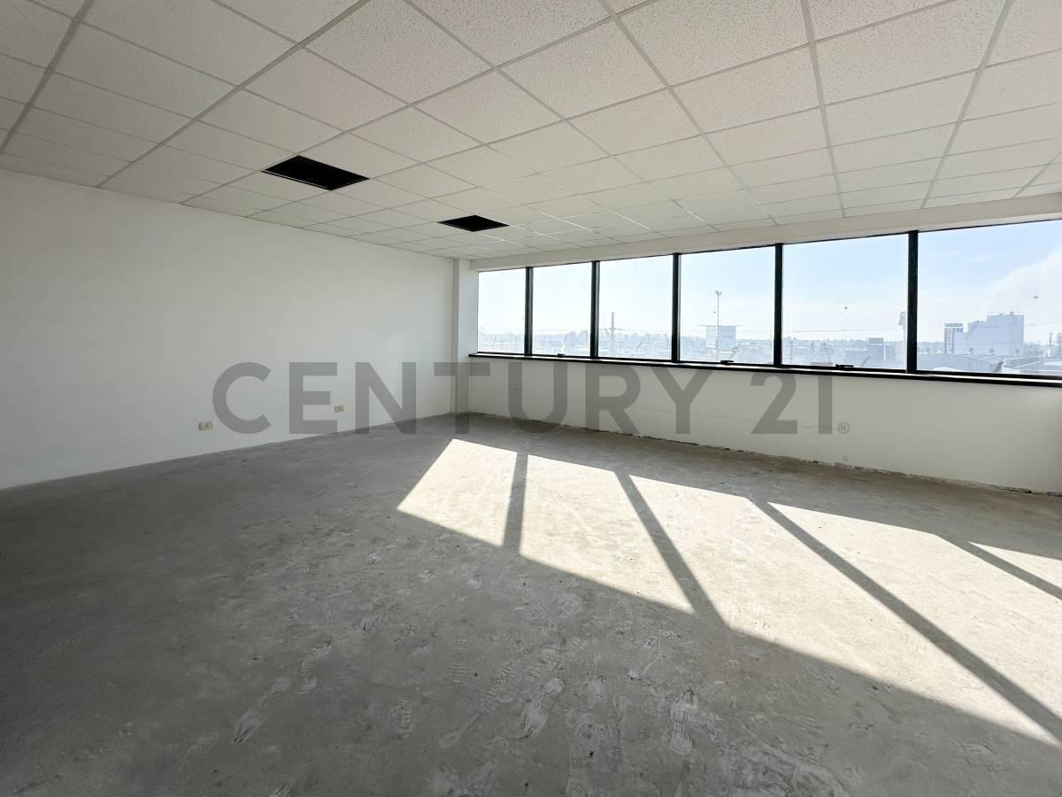 Foto de EDIFICIO DE OFICINAS COMERCIALES Y LOCAL COMERCIAL SOBRE COLECTORA Y, imagen 5