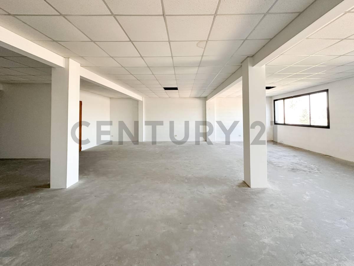 Foto de EDIFICIO DE OFICINAS COMERCIALES Y LOCAL COMERCIAL SOBRE COLECTORA Y, imagen 4