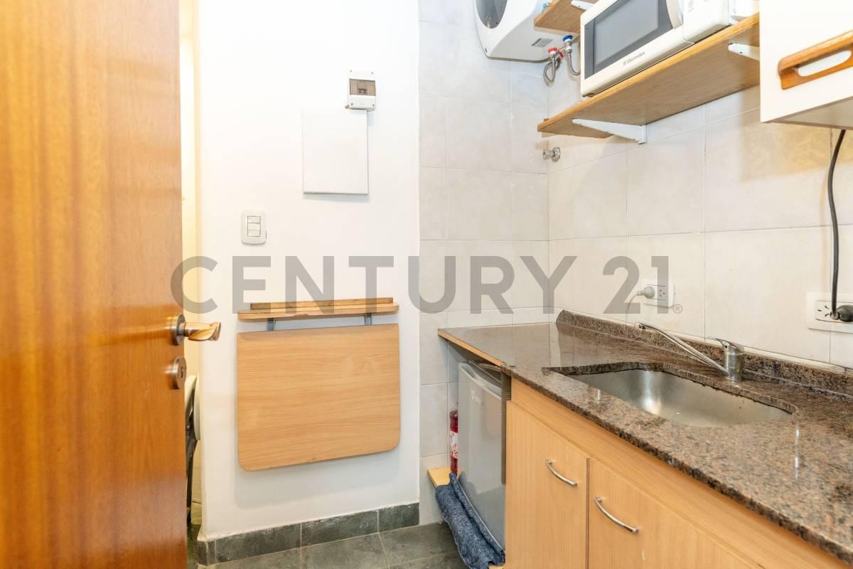 Foto de Venta oficina comercial - semipiso luminoso a metros de Av Cabildo en, imagen 3