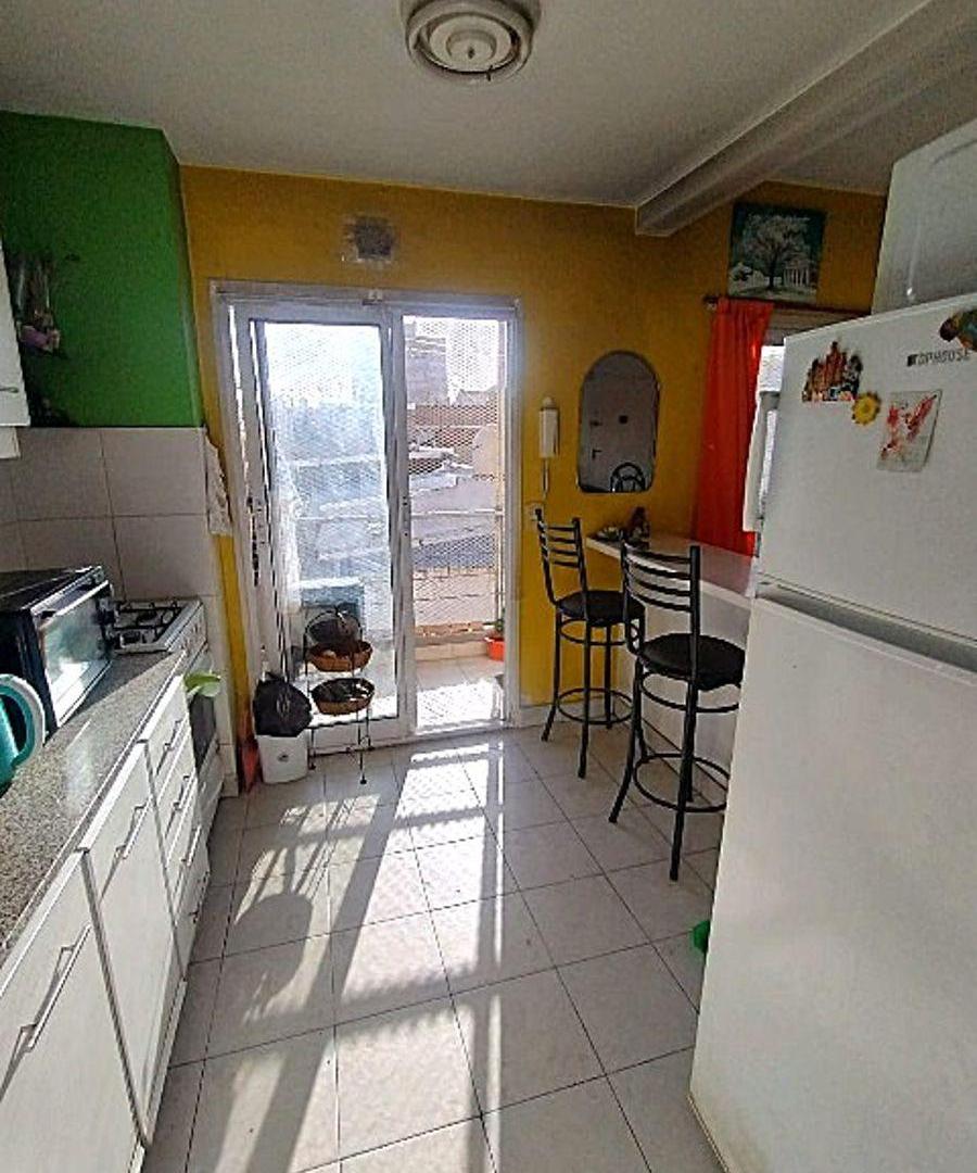 Foto de Luminoso departamento a la venta cerca del subte, imagen 1