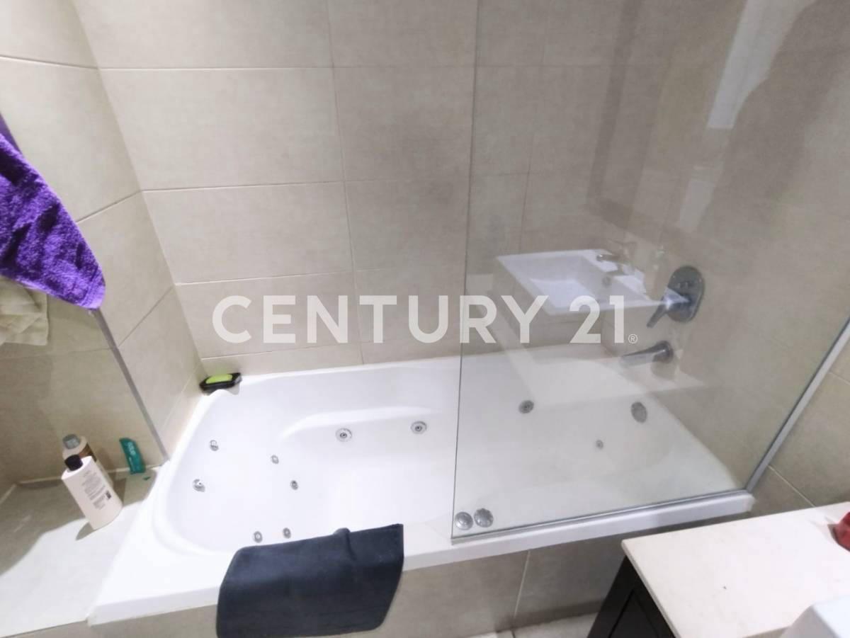 (Propiedad Suspendida) Venta Semipiso 3 Ambientes con Cochera y Amenities La Perla 4