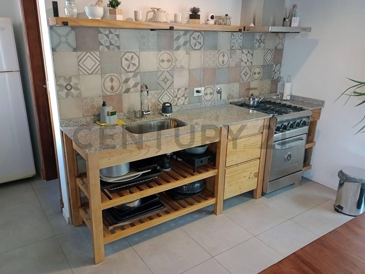 Venta Terreno con Construcción de Diseño, Barrio Bosque Alegre 3