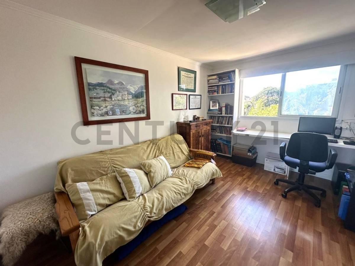 Triplex 4 Ambientes en Chauvin 4