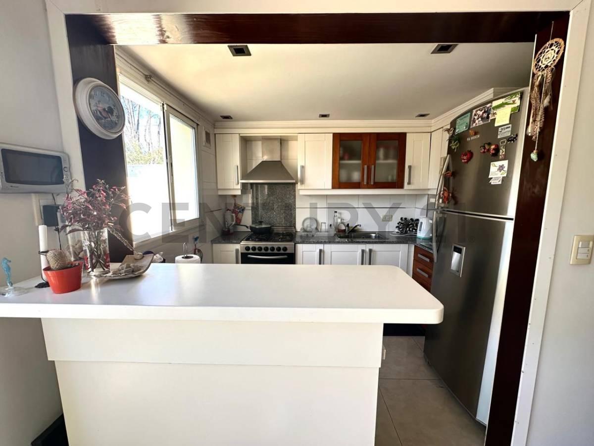 Triplex 4 Ambientes en Chauvin 5