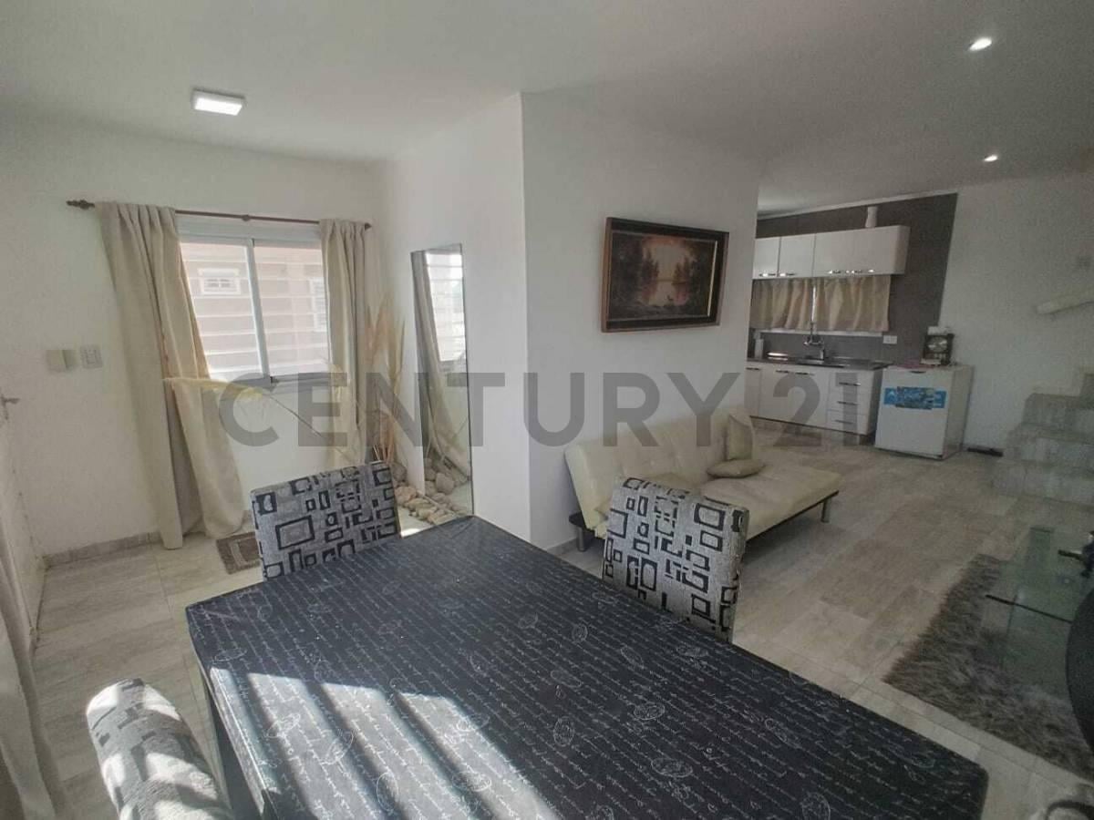Foto de Venta Dos Dúplex sobre amplio Lote en San Eduardo del Mar, imagen 2