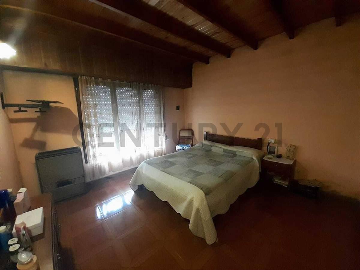 Foto de VENTA CASA 4 AMBIENTES CON LOCAL BARRIO SANTA ROSA MAR DEL PLATA, imagen 2