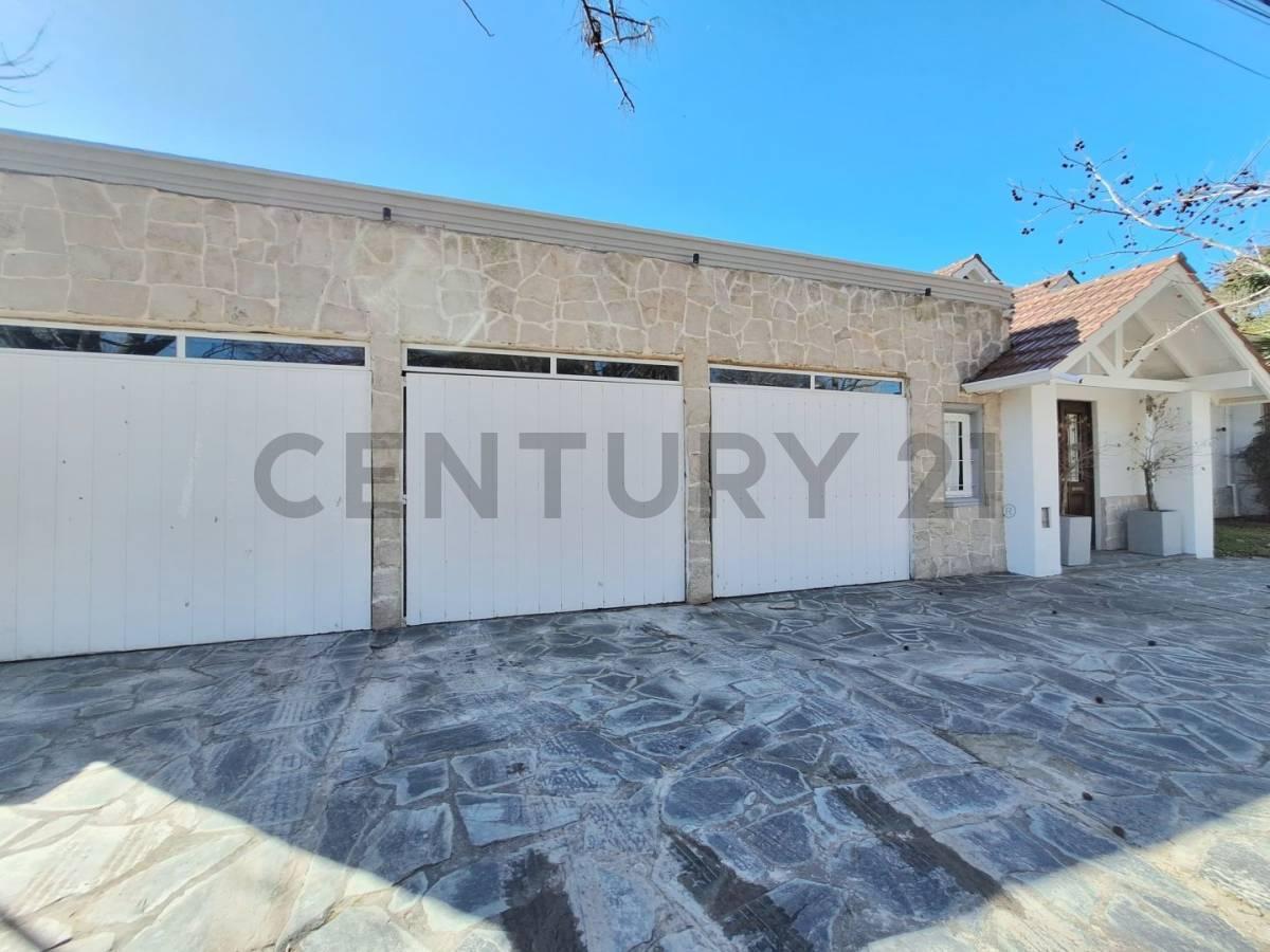 Chalet de 4 Ambientes en Barrio La Florida 2
