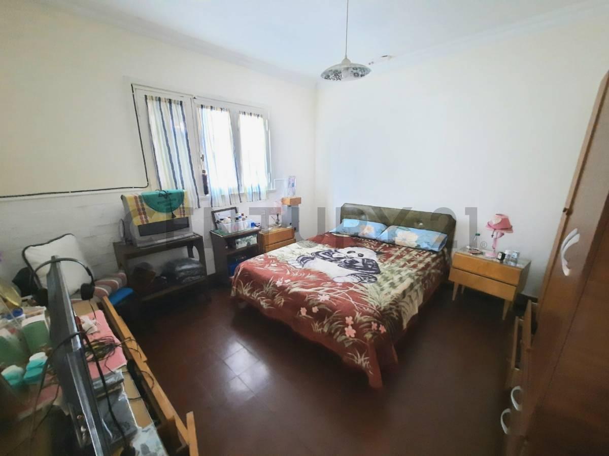 PH 3 ambientes al frente con patio zona Nueva Pompeya
