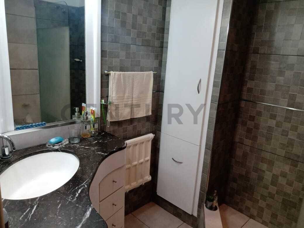 Foto de Hermoso Chalet de 5 Ambientes en Las Farolas (Parque Luro) I, imagen 3