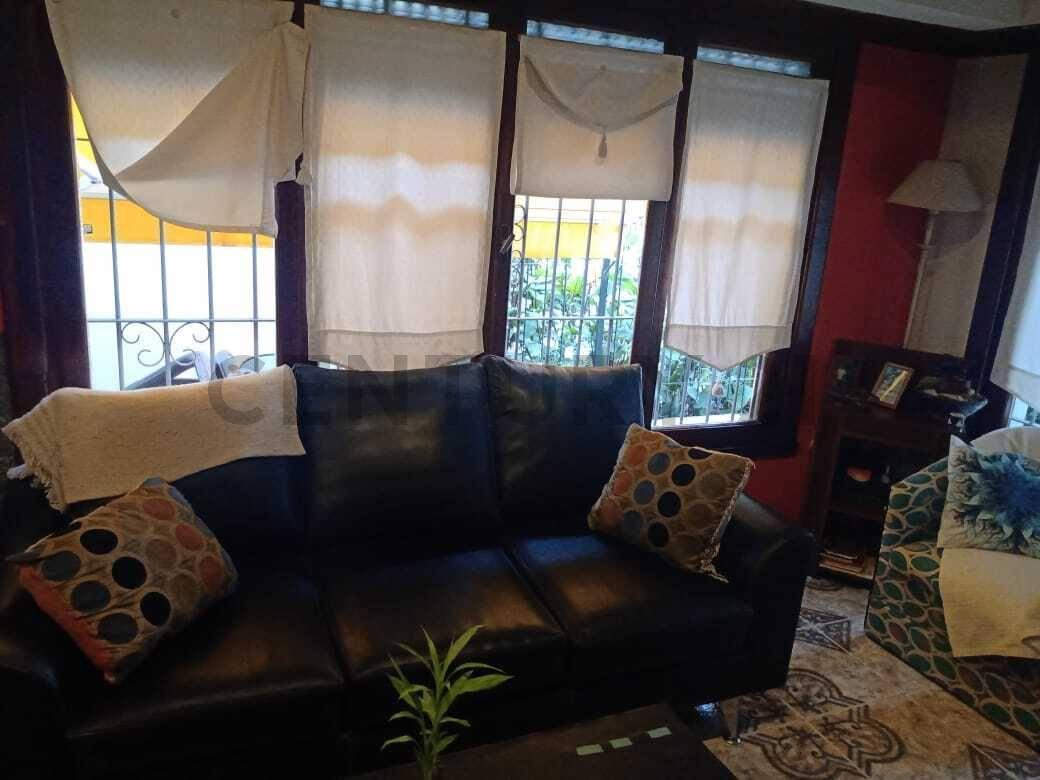 Foto de Hermoso Chalet de 5 Ambientes en Las Farolas (Parque Luro) I, imagen 5