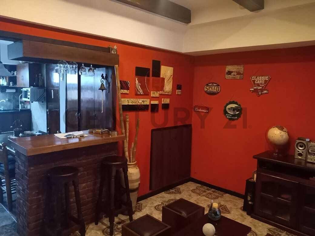 Foto de Hermoso Chalet de 5 Ambientes en Las Farolas (Parque Luro) I, imagen 4