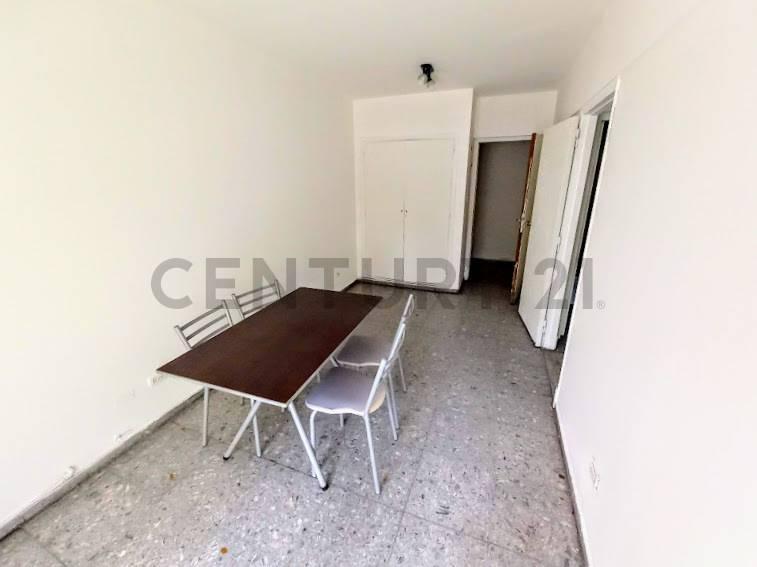 Foto de DEPARTAMENTO 4 AMBIENTES C/BALCÓN y PATIO, CENTRO, MAR DEL PLATA, imagen 2