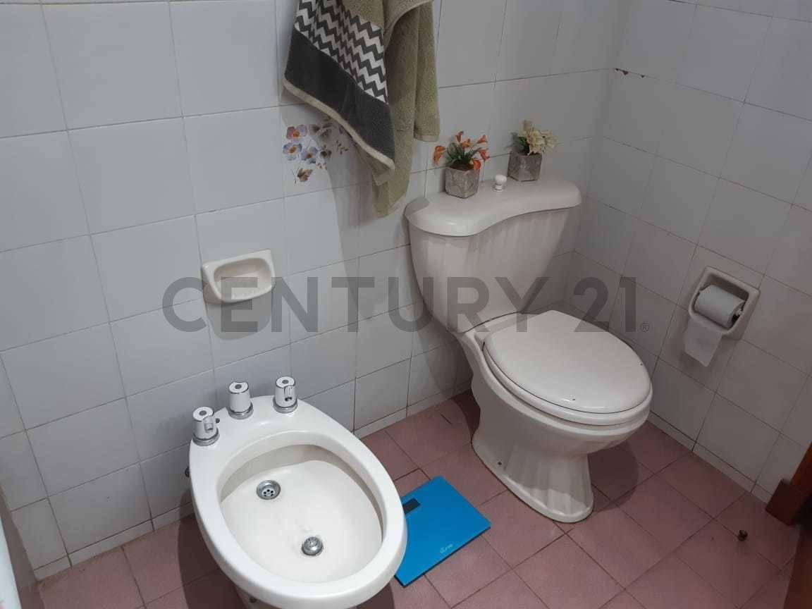 Venta Casa Cuatro Ambientes con Piscina, Barrio López de Gomara, Mar del Plata 3