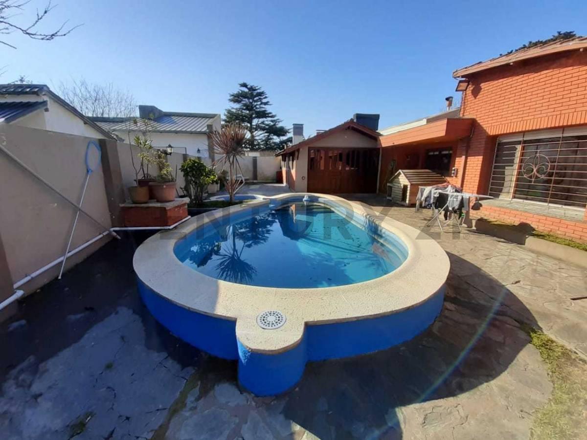 Venta Casa Cuatro Ambientes con Piscina, Barrio López de Gomara, Mar del Plata 1