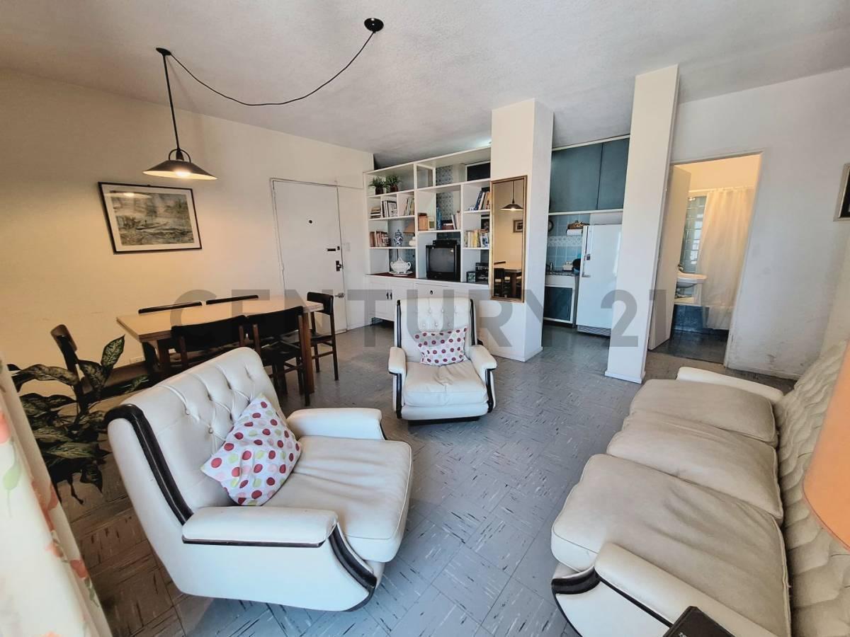 Venta de Departamento 4 AMBIENTES en zona Centro, Mar del Plata
...