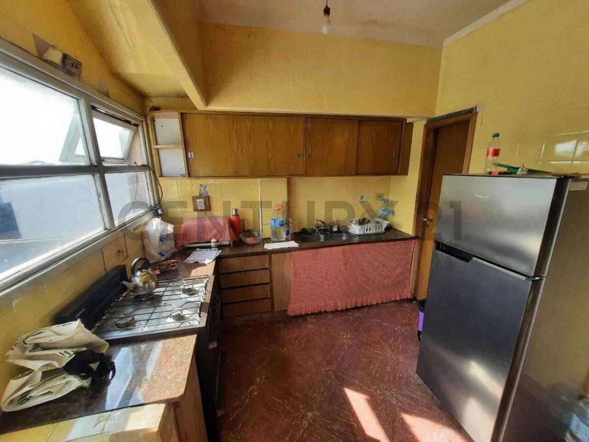Venta en Block Local Comercial y Vivienda. 2