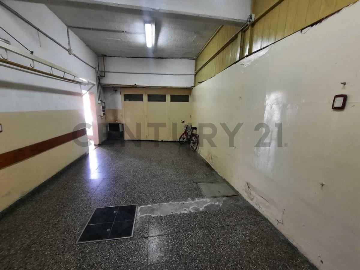 Venta en Block Local Comercial y Vivienda. 1