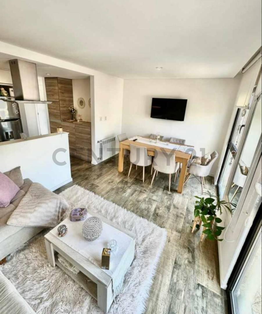 VENTA HERMOSO SEMIPISO 2 AMBIENTES, ZONA GUEMES